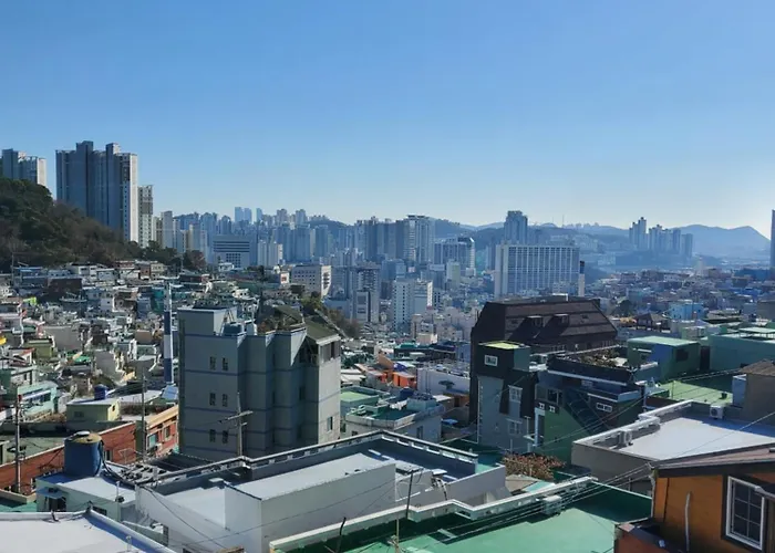 하늘노래방 통유리사색방 전체편백 방4 욕실4 바베큐 반려견100평집밭 Maison d'hôtes